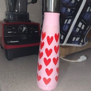 Swell water bottle